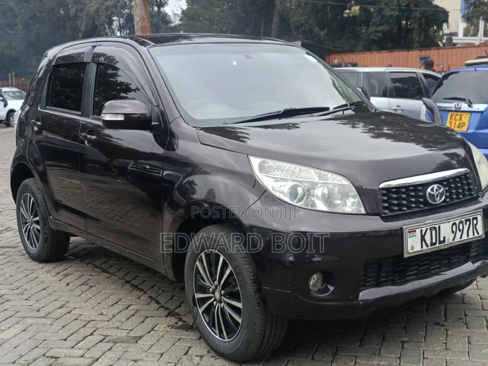 Toyota Rush 2015 Maroon