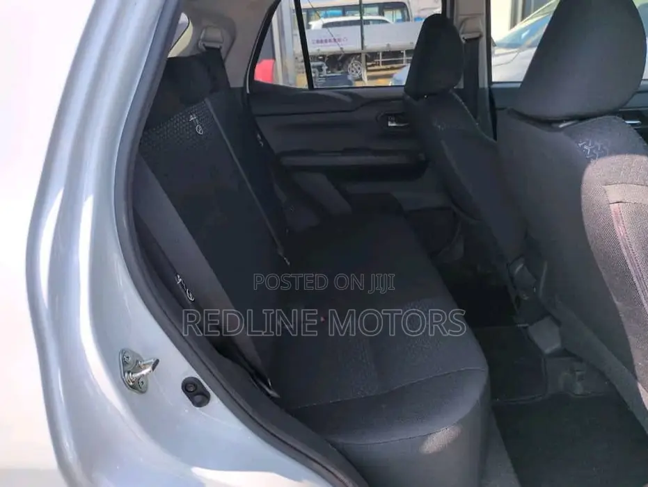 Toyota Raize 1.0 AWD 2020 Off white