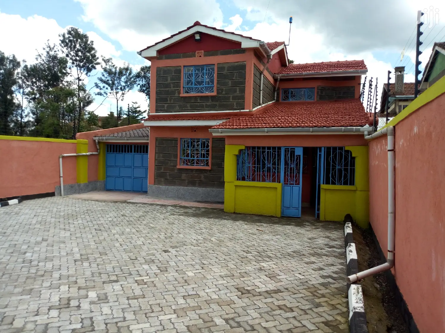 3bdrm Mansion in Kiamunyi, Nakuru Town East for sale