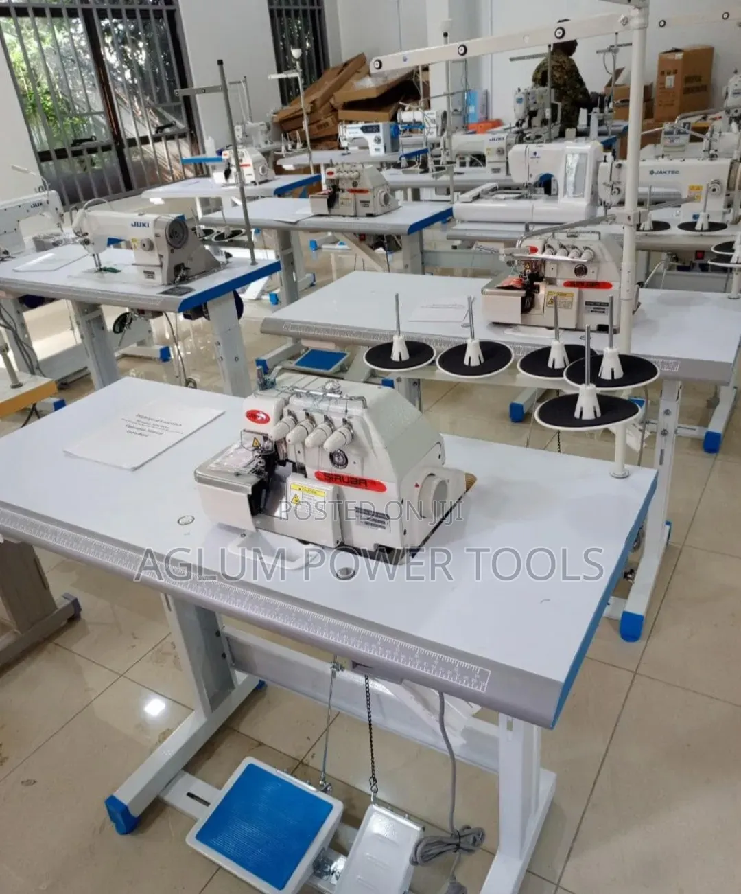 Over Lock 4 Threads Sewing Machine Siruba