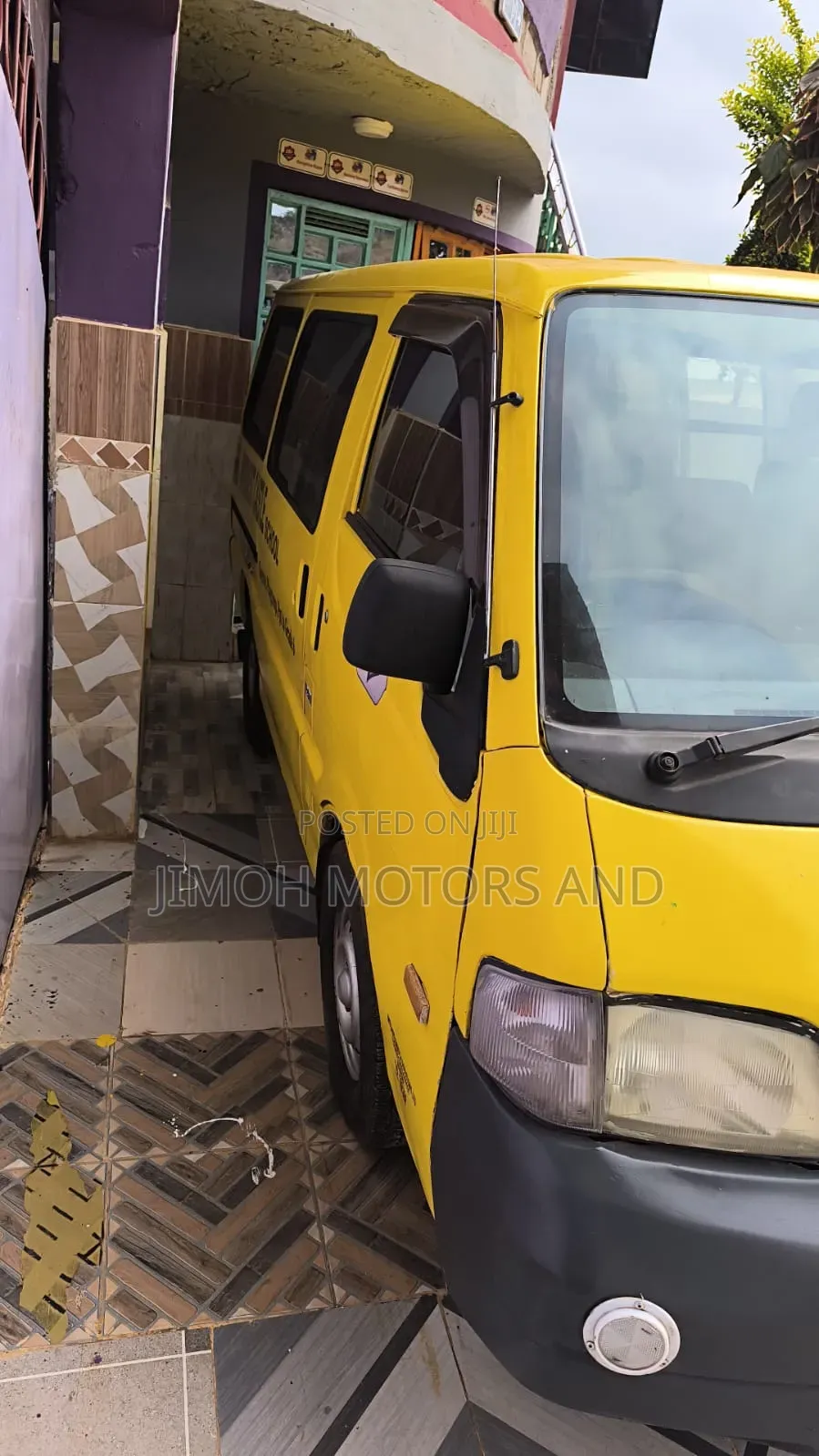Nissan Vanette 2010 Yellow