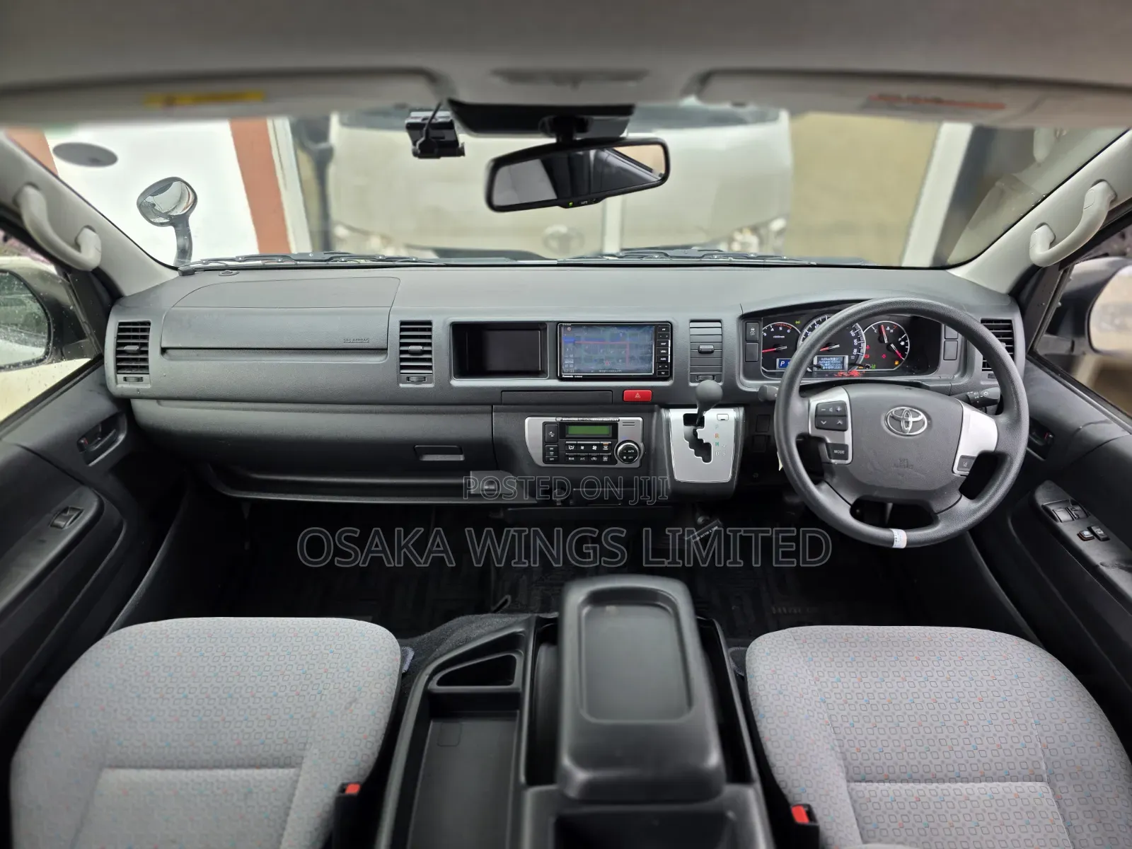 Toyota HiAce 2019 White