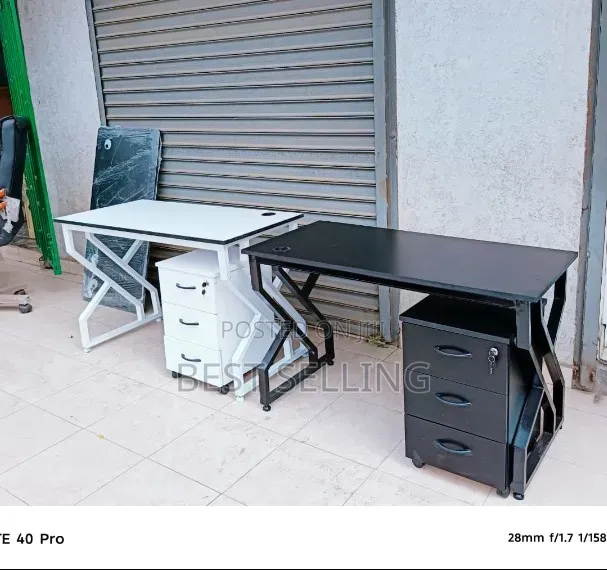 Modern Office Table With Metallic Stand and Movable Drawers