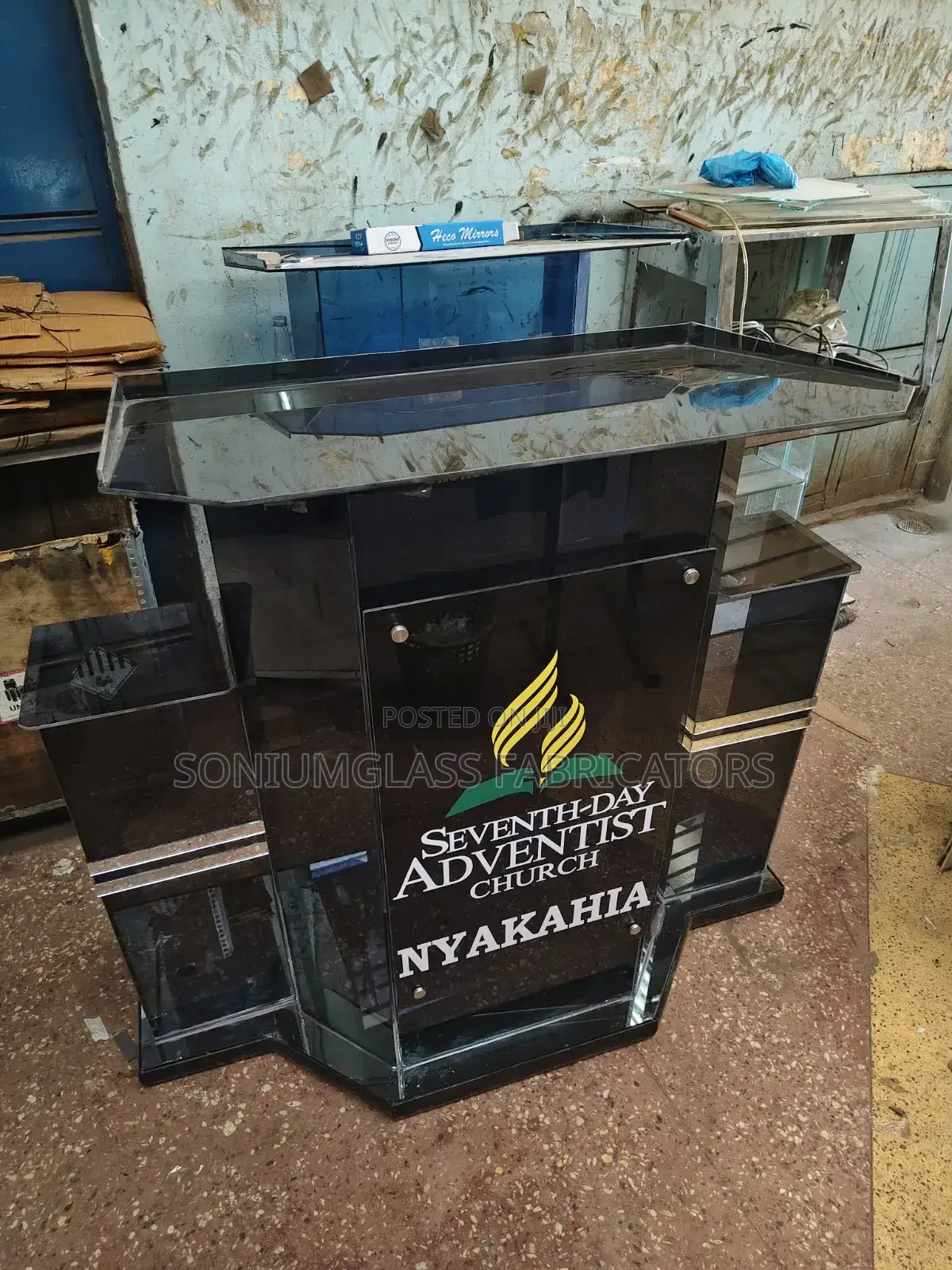 Pulpits Glass Free Delivery