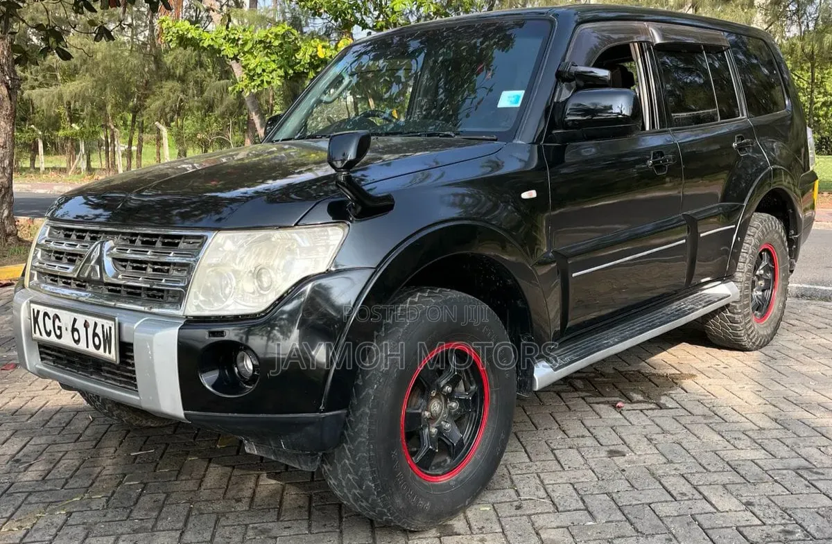 Mitsubishi Pajero 2010 Black