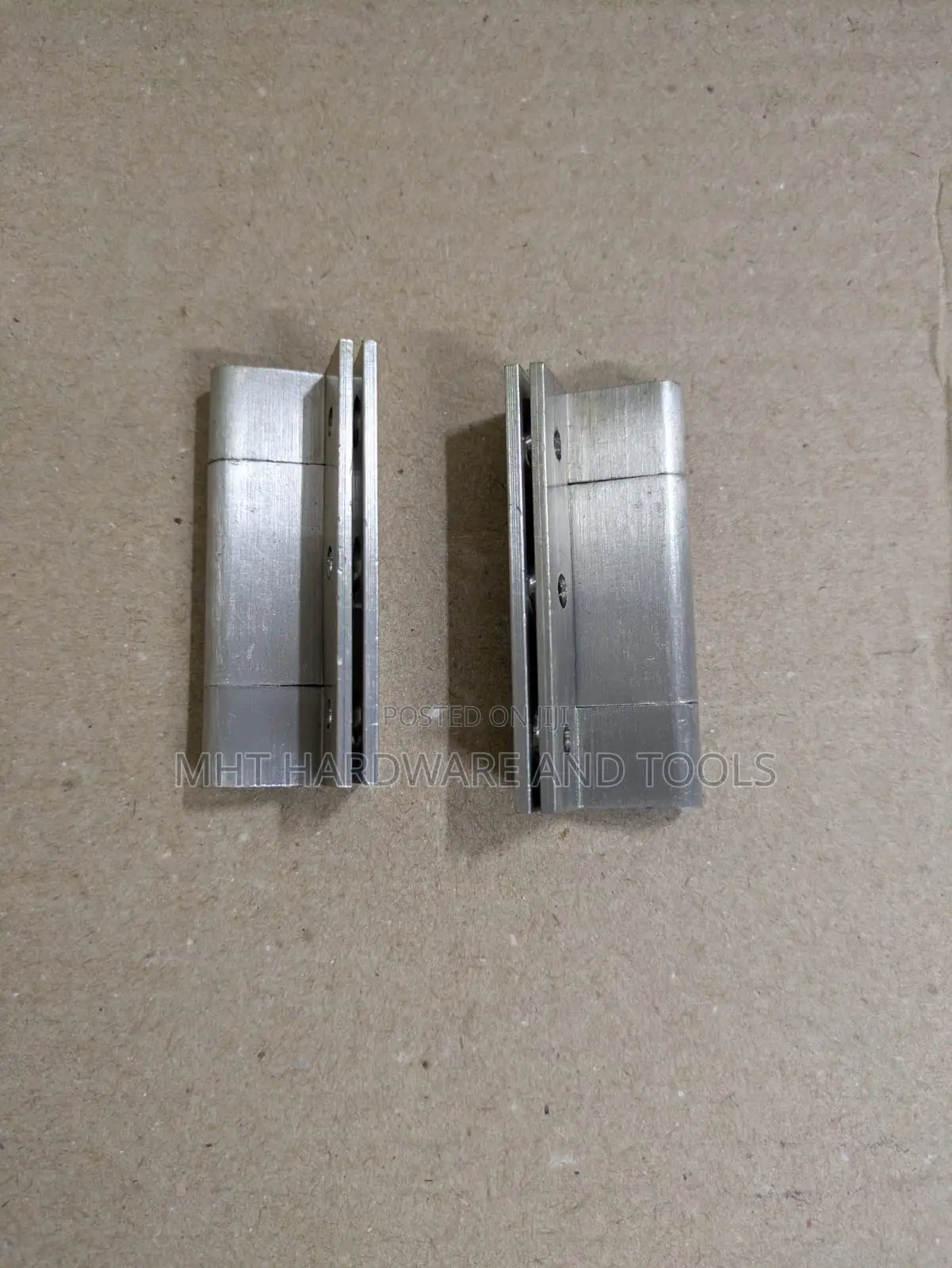 R Hinges Brass