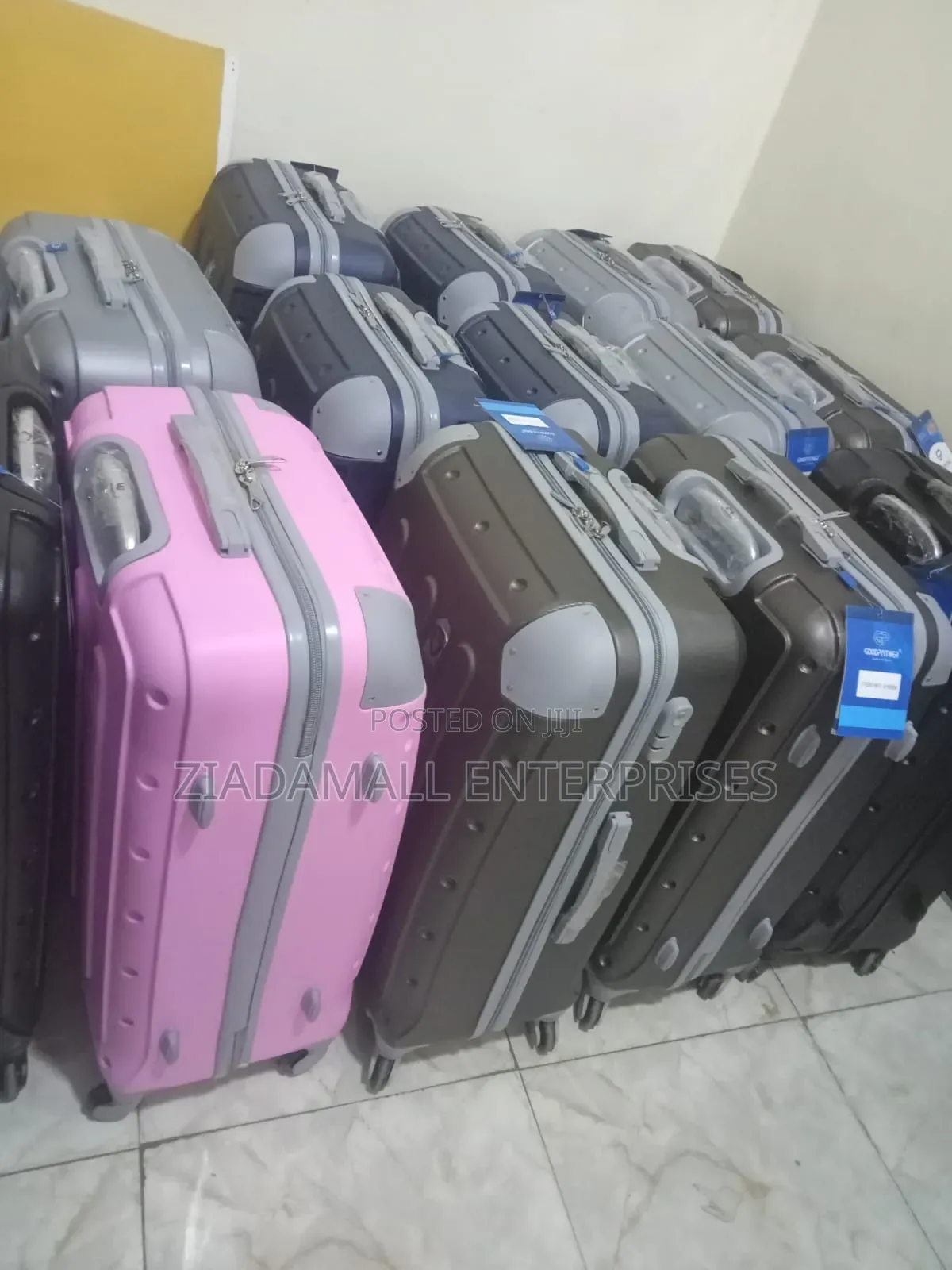 New Original Suitcases. 3pieces Fibre Suitcases. Brand New