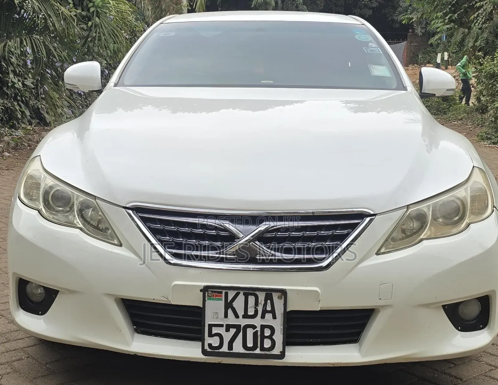 Toyota Crown 2012 Pearl
