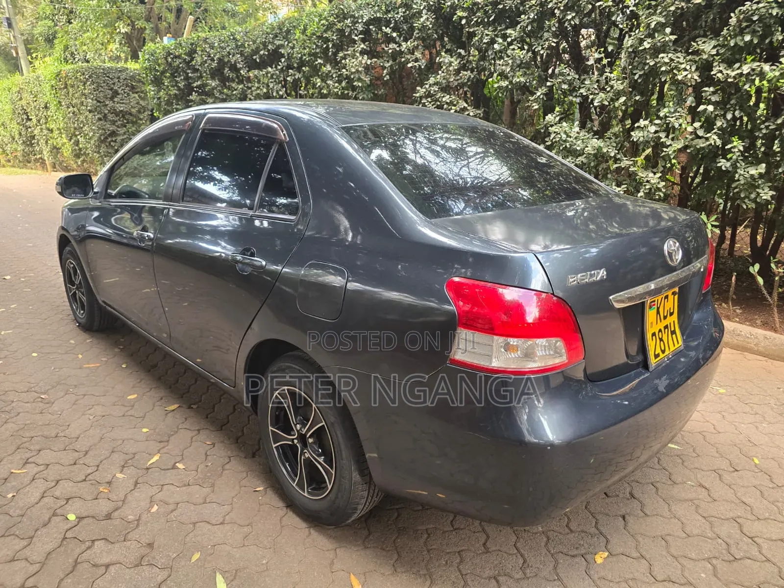 Toyota Belta 2009 Gray