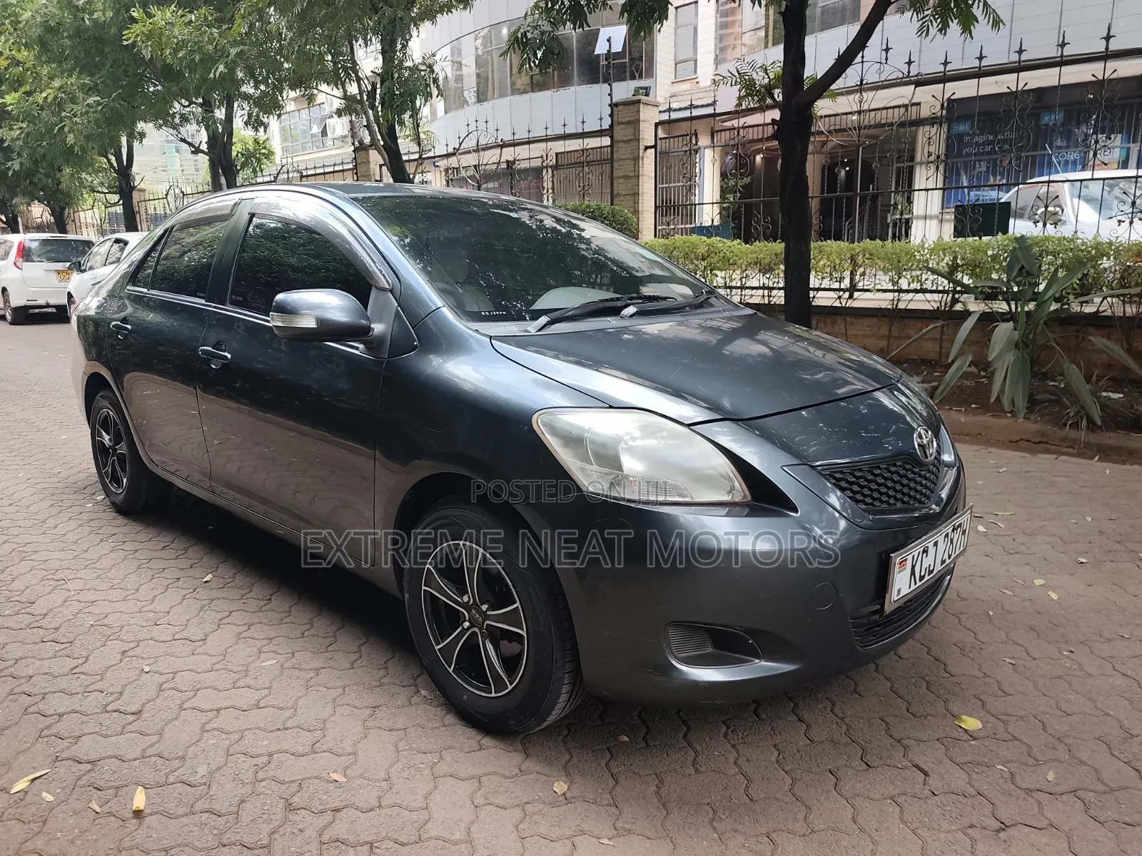 Toyota Belta 2009 Gray