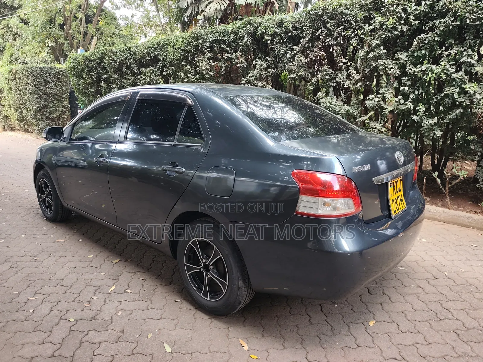 Toyota Belta 2009 Gray