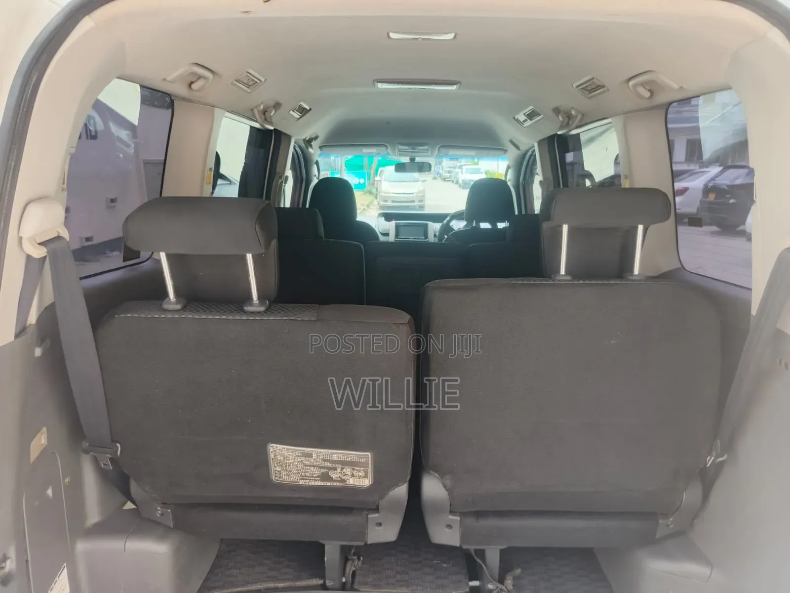 Toyota Noah 2010 White