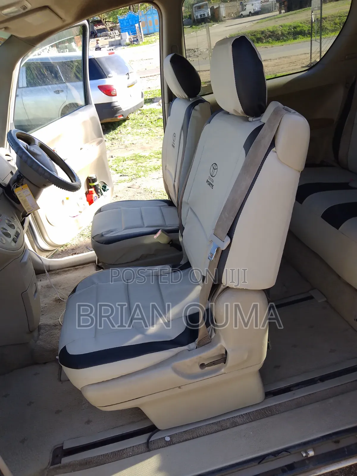 Toyota Porte Seat Covers – Custom Made