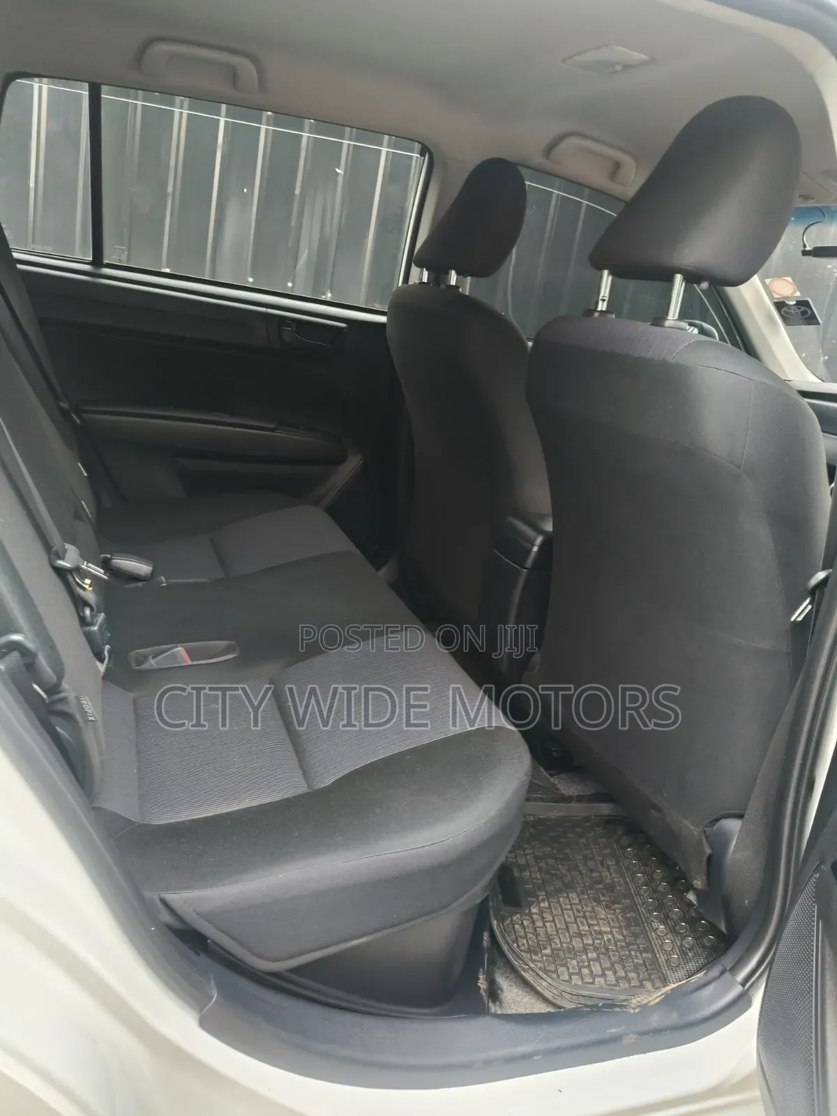 Toyota Corolla Fielder 1.5 Hybrid FWD 2018 White