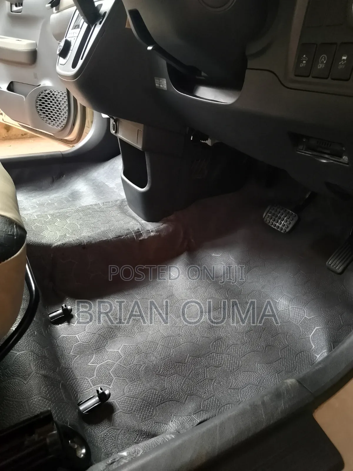 Custom Car Floor Wrapping – Made for Your Vehicle | 7,999