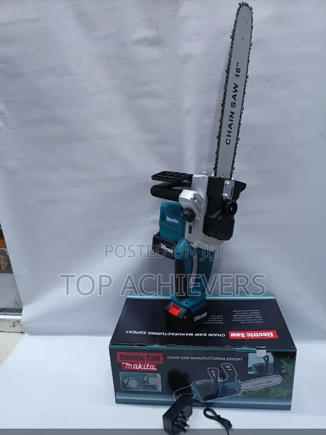 Cordless/Rechargable Chainsaw 16inch(Makita)