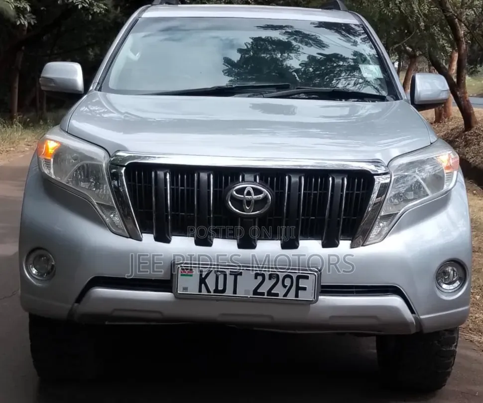 Toyota Land Cruiser Prado 2013