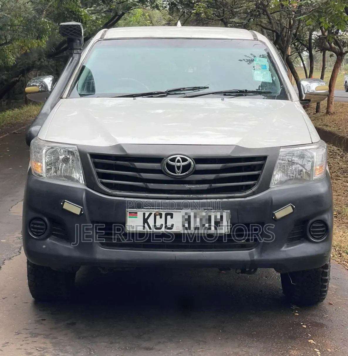 Toyota Hilux 2011 Off white