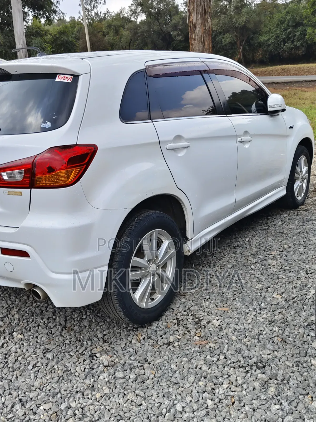 Mitsubishi RVR 2010 White