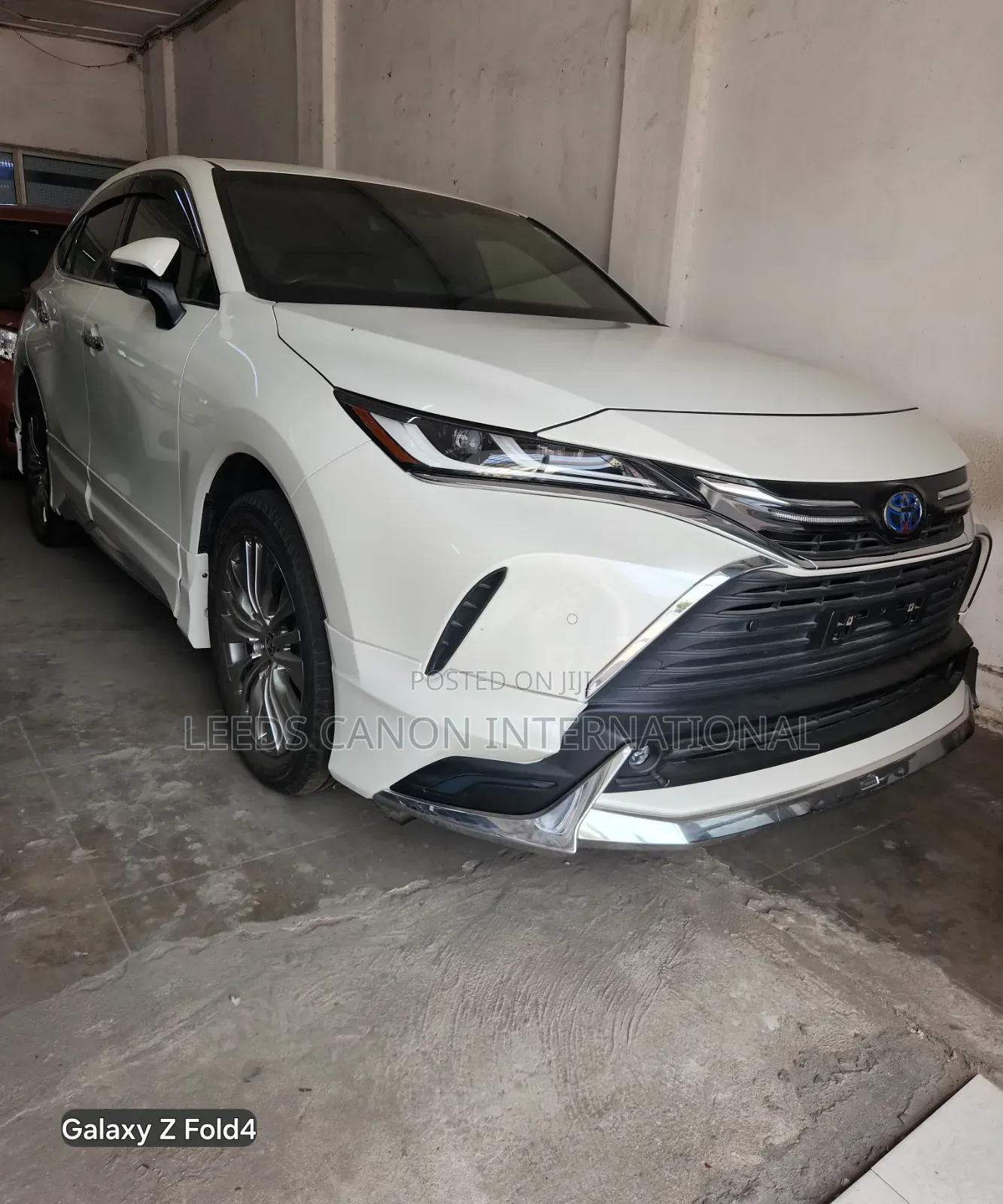 Toyota Harrier 2.5 Hybrid 2021 White