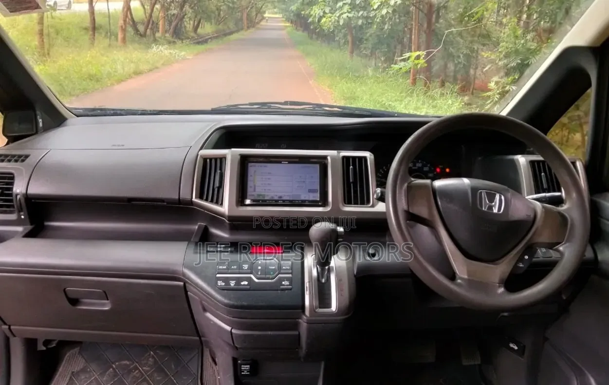 Honda Stepwgn 2014 Gray