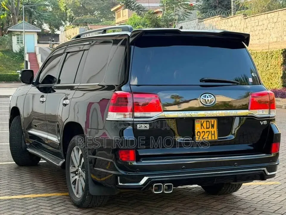 Toyota Land Cruiser 4.6 V8 ZX 2010 Black