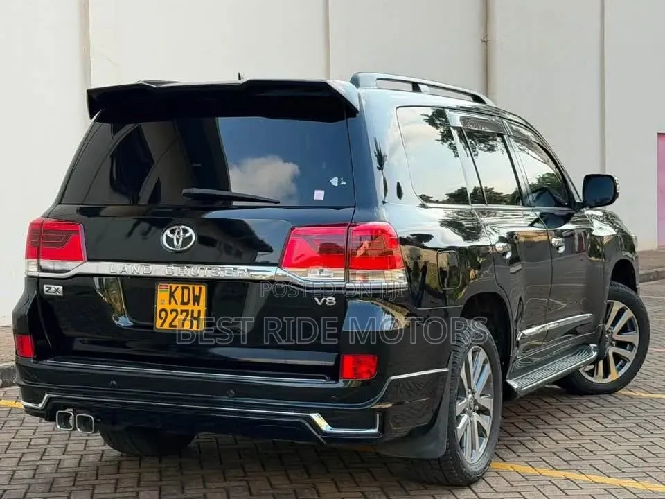 Toyota Land Cruiser 4.6 V8 ZX 2010 Black