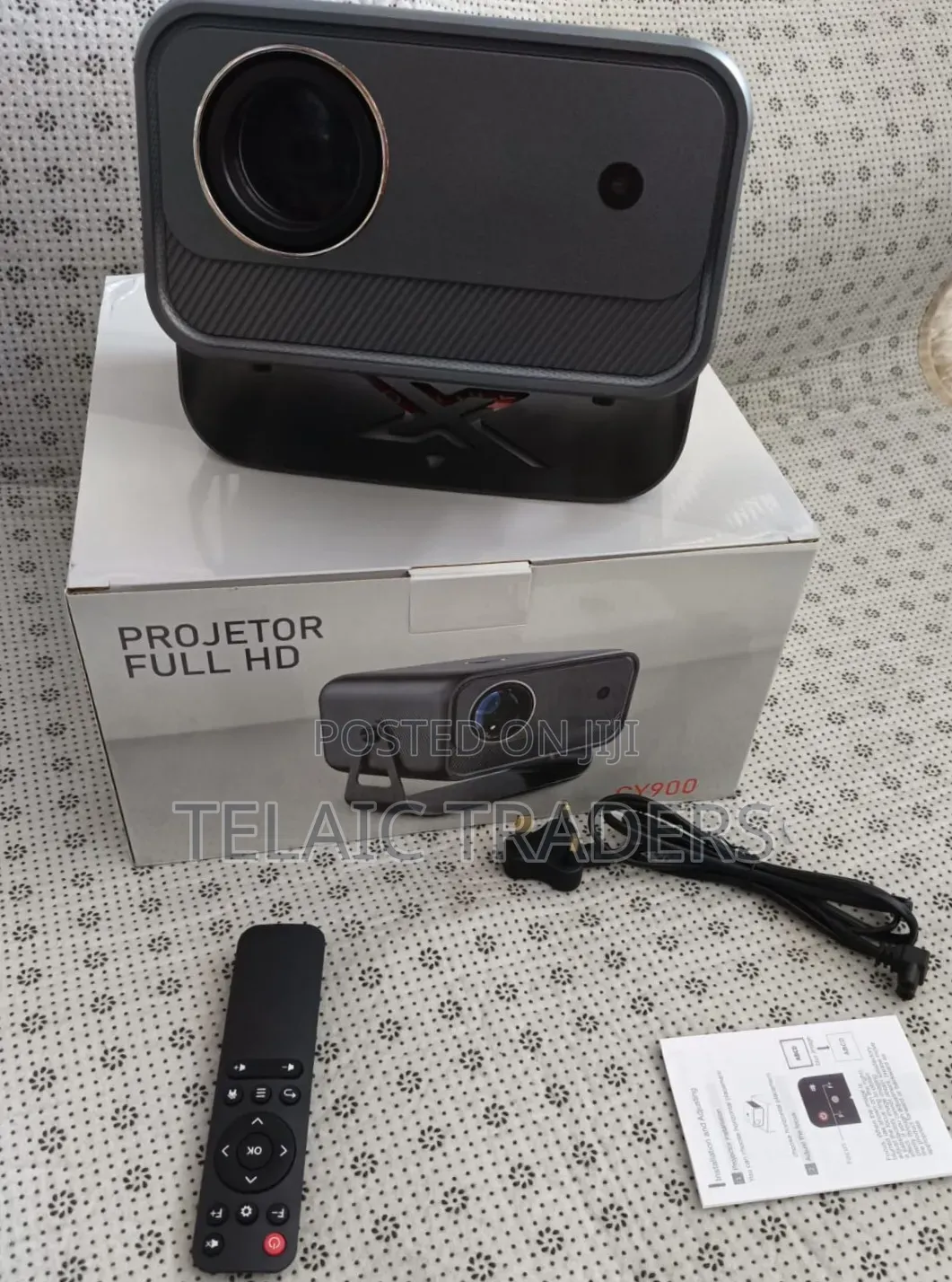 CY 900 Projector