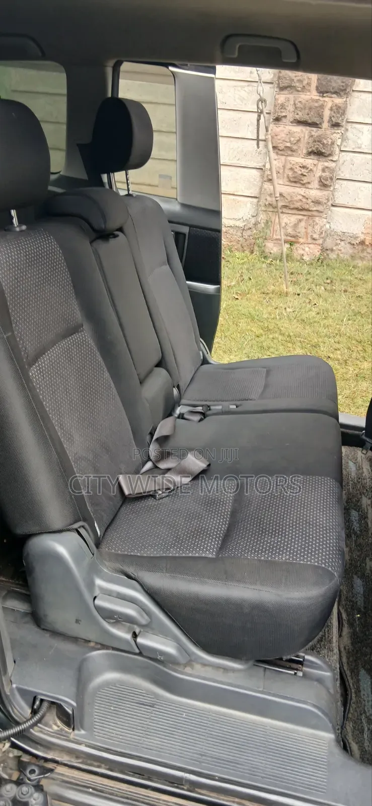 Toyota ISIS 2008 Black
