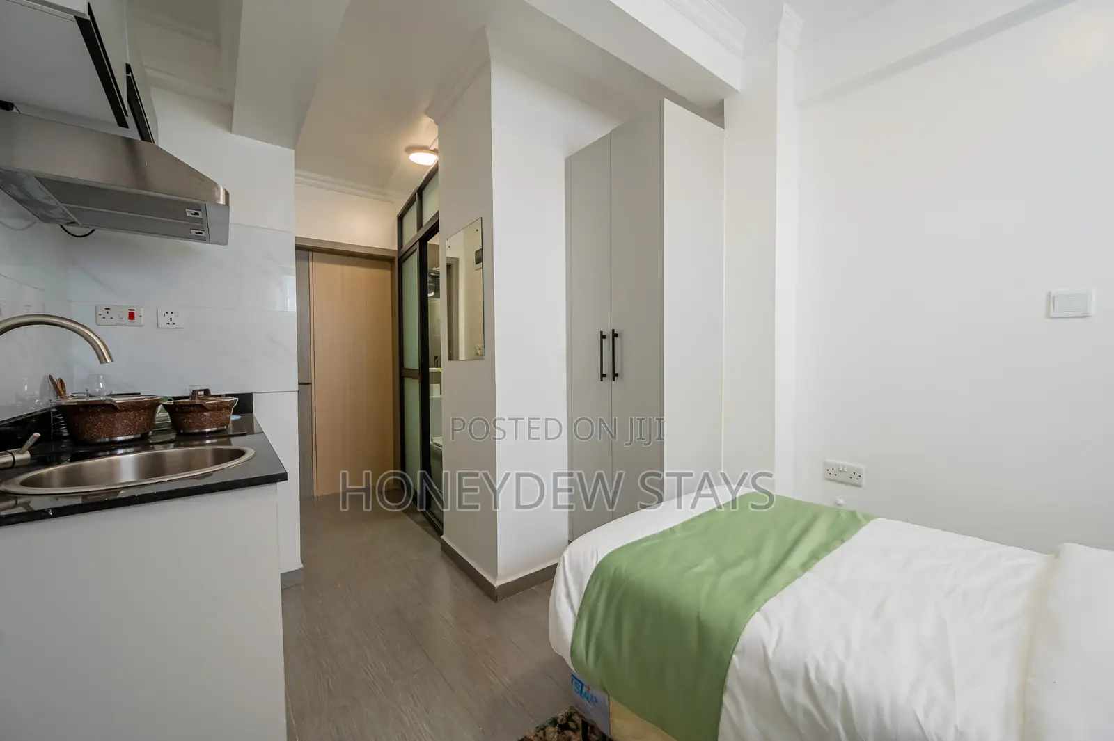 Swanky 2BR Airbnb at Winchester, Riverside