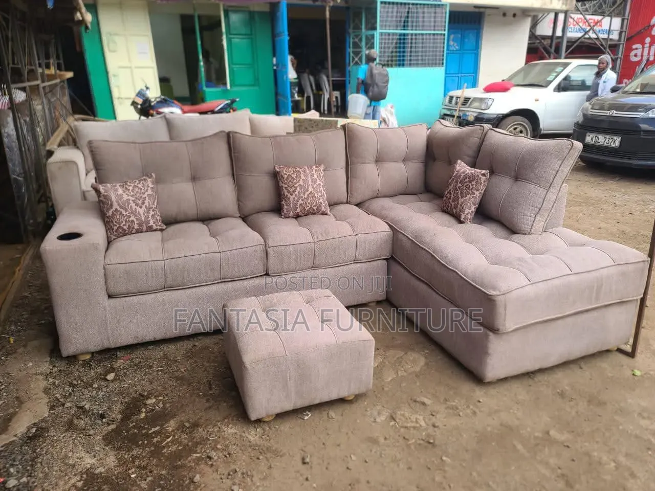 Corner Seats/L-Shaped Sofa 5-Seaters + Ottoman