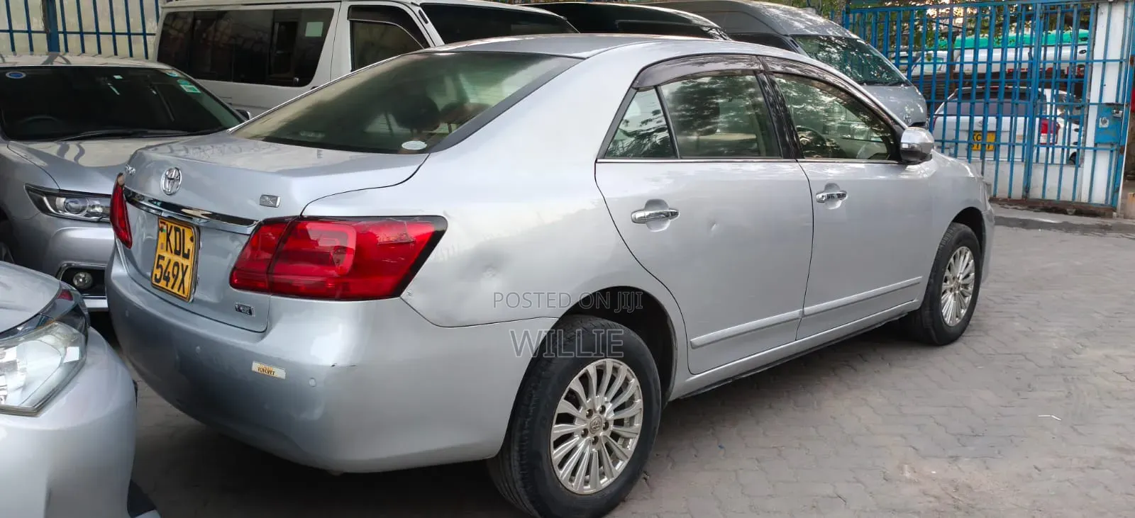 Toyota Premio 2016 Silver
