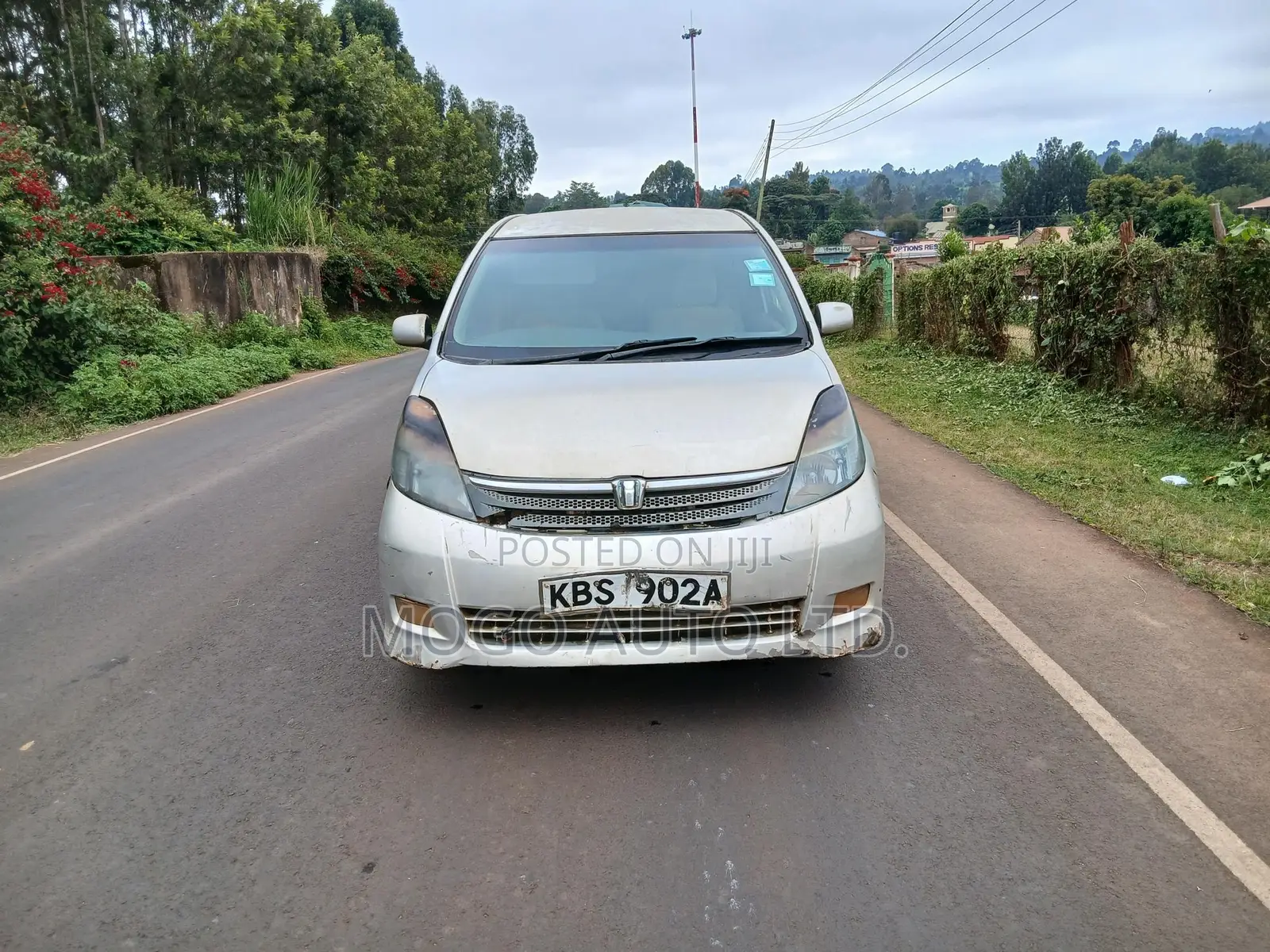 Toyota ISIS 2005 Silver