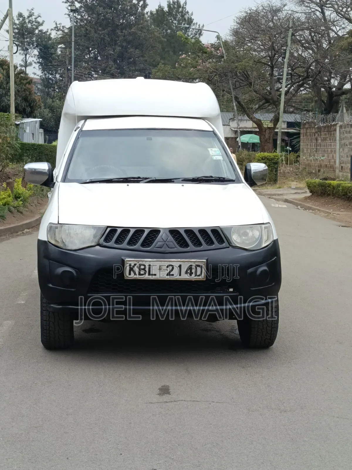 Mitsubishi L400 2009 White