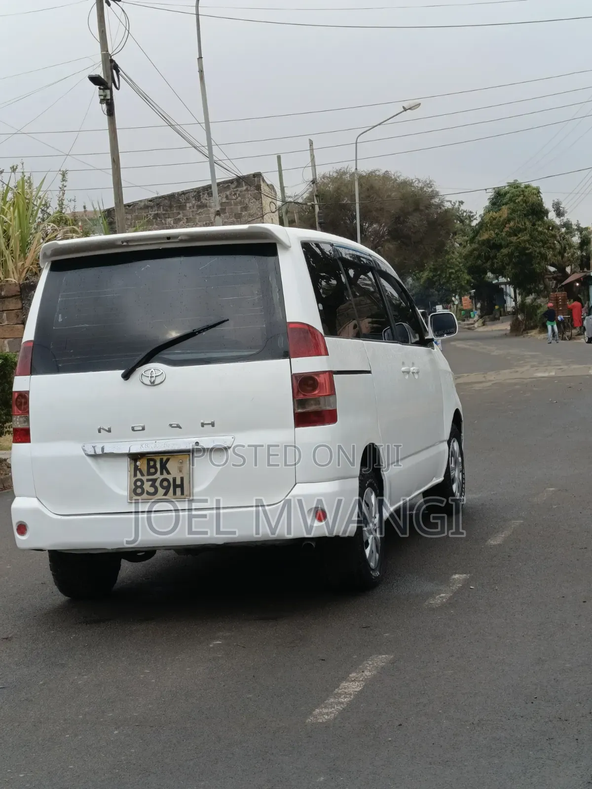 Toyota Noah 2002 White