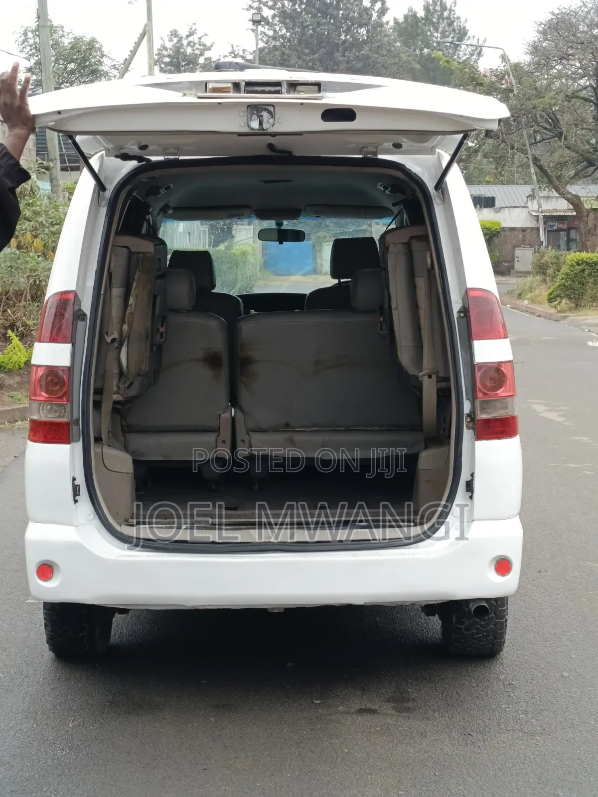 Toyota Noah 2002 White