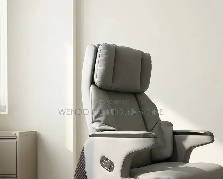 Office Chairs; Swivel Executive High Backrest Smooth Office Chairs