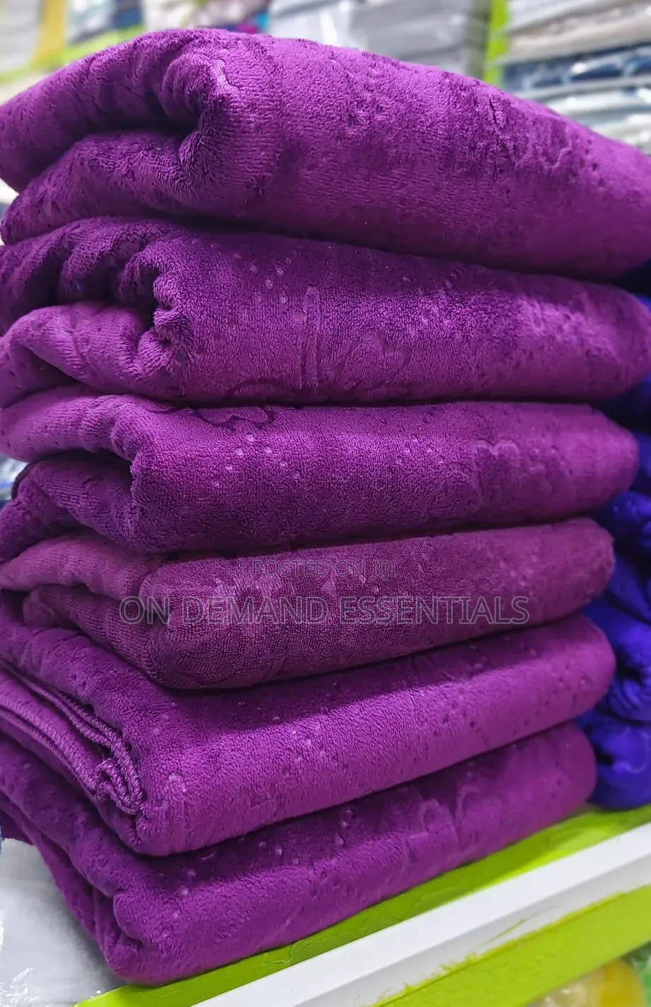 Microfiber Large Towels 
Lint Free
Highly Absorbent