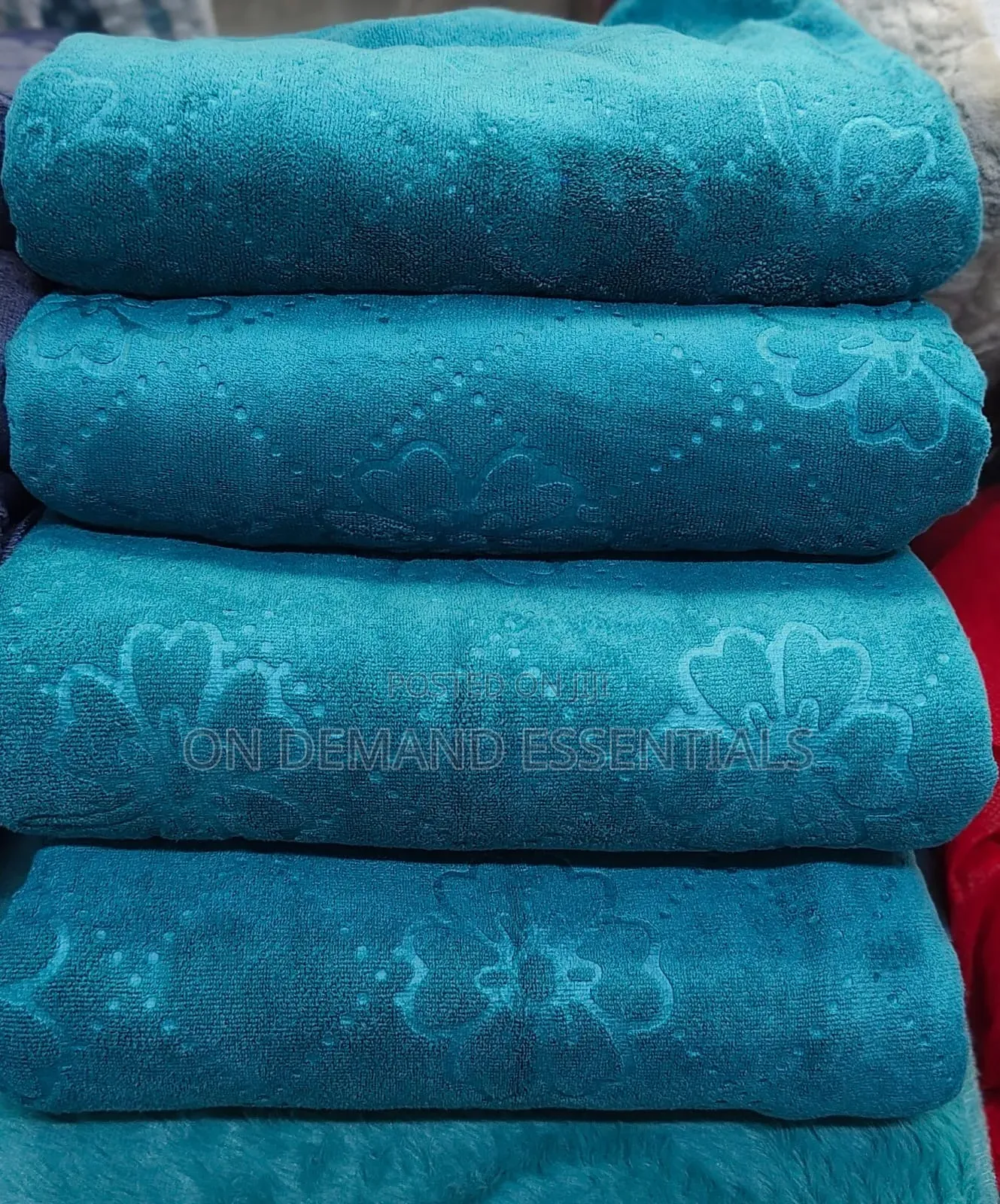 Microfiber Large Towels 
Lint Free
Highly Absorbent