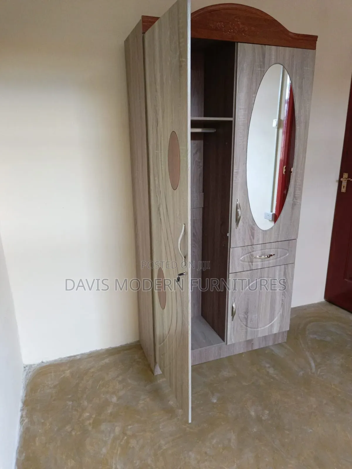 Wordrobe With Mirror