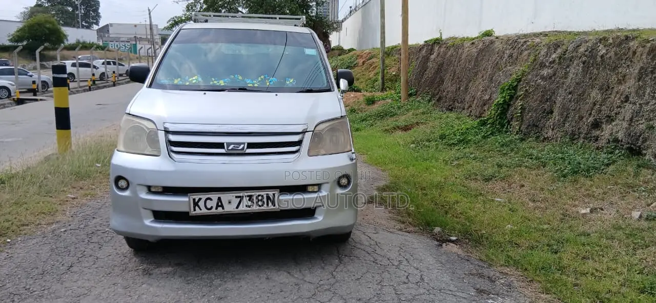 Toyota Noah 2007 Silver