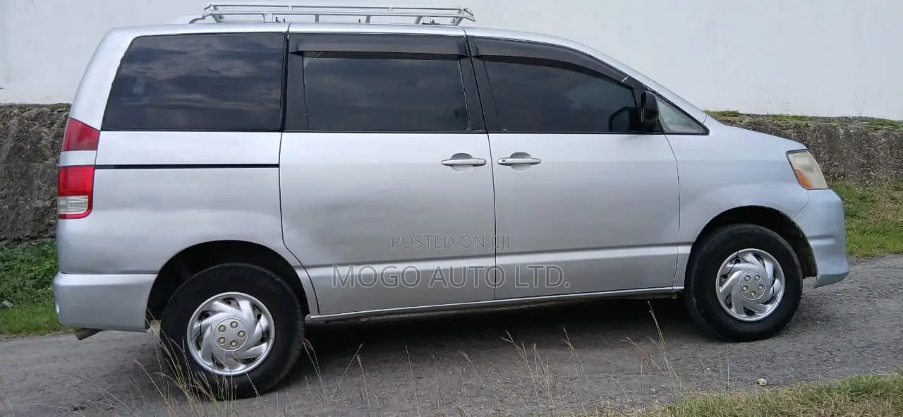 Toyota Noah 2007 Silver