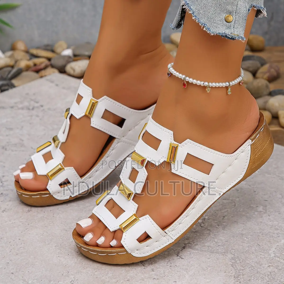 Classic Lady Wedge Sandals