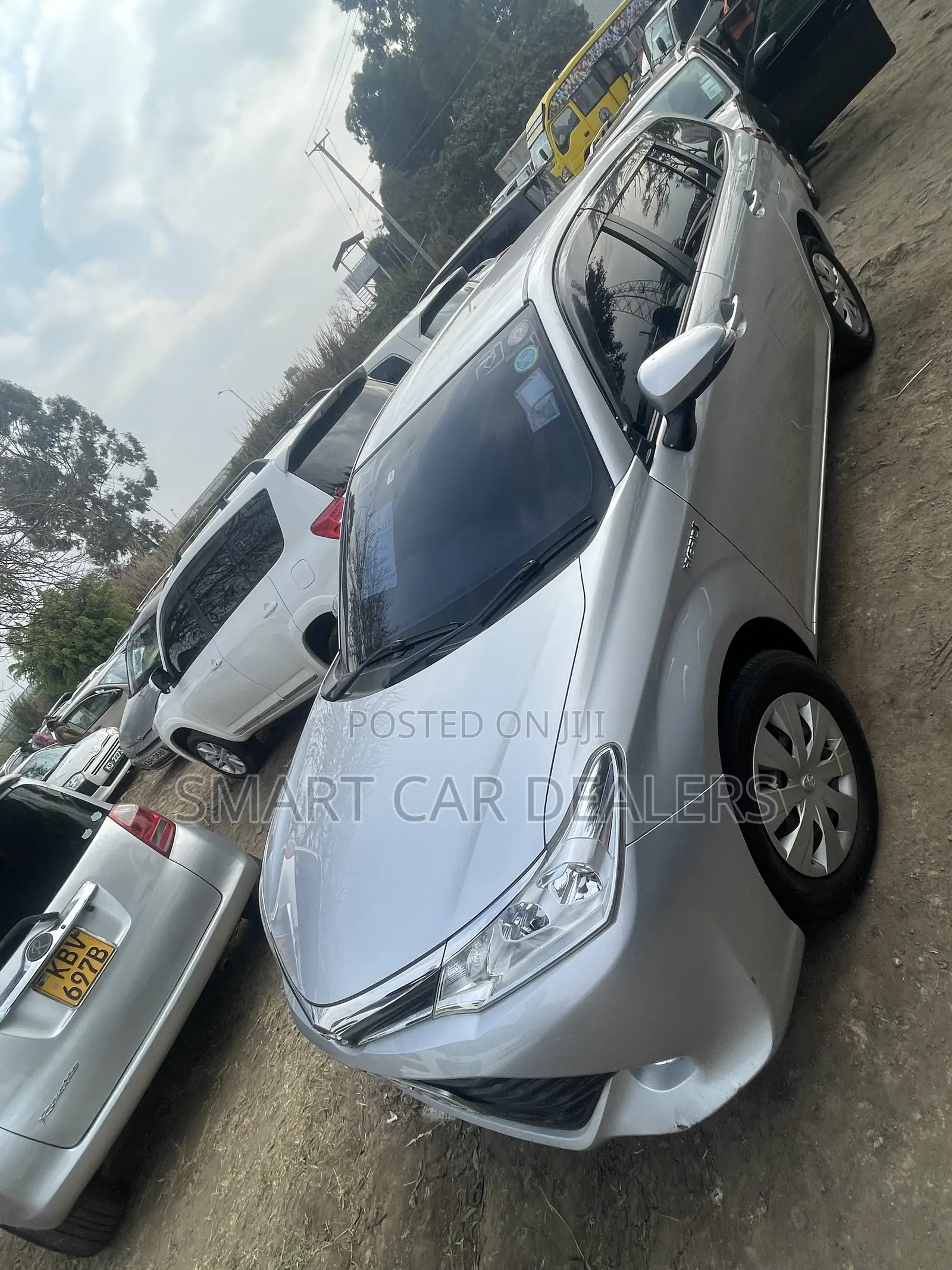 Toyota Corolla Fielder 2017 Silver