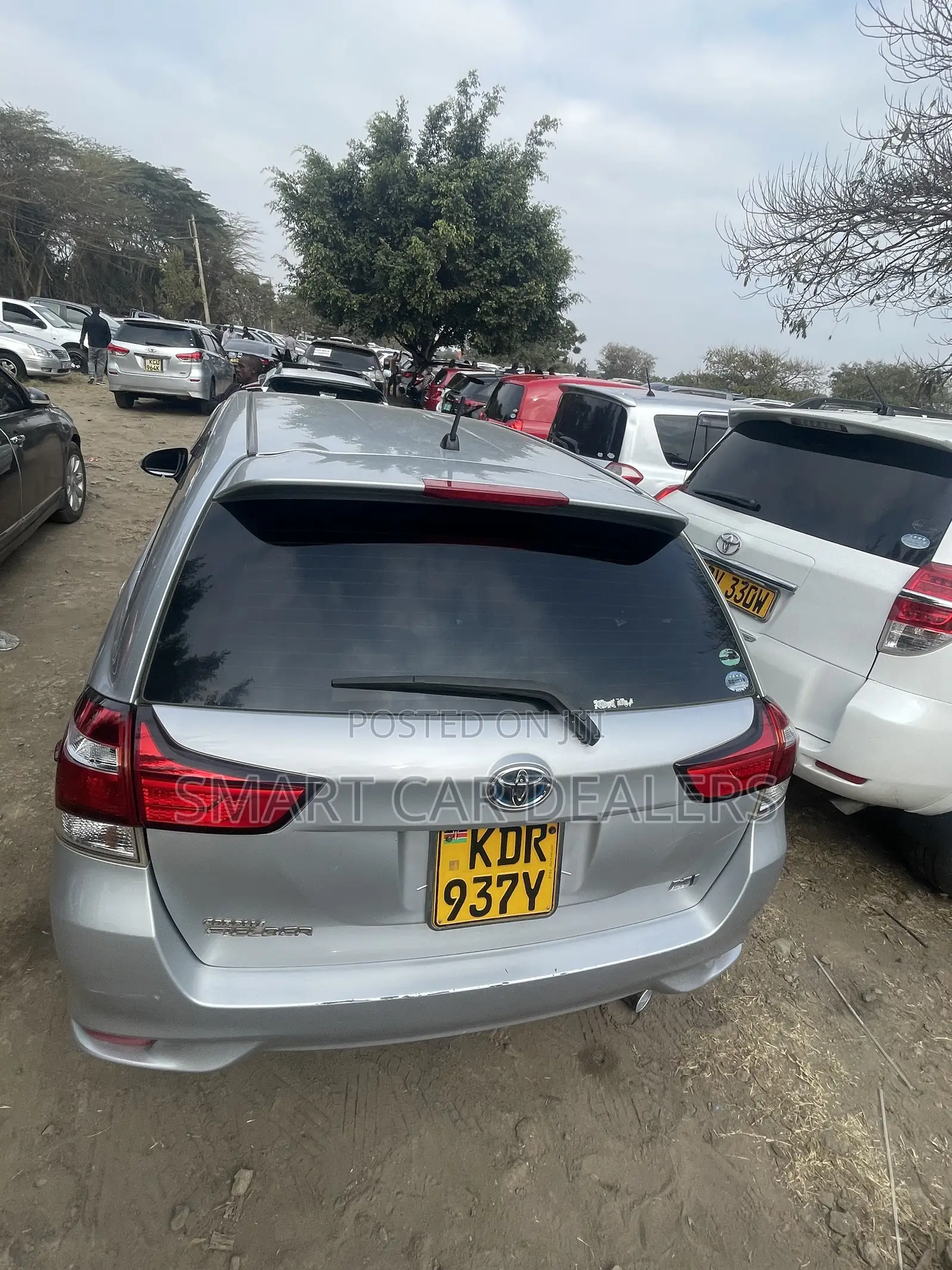 Toyota Corolla Fielder 2017 Silver