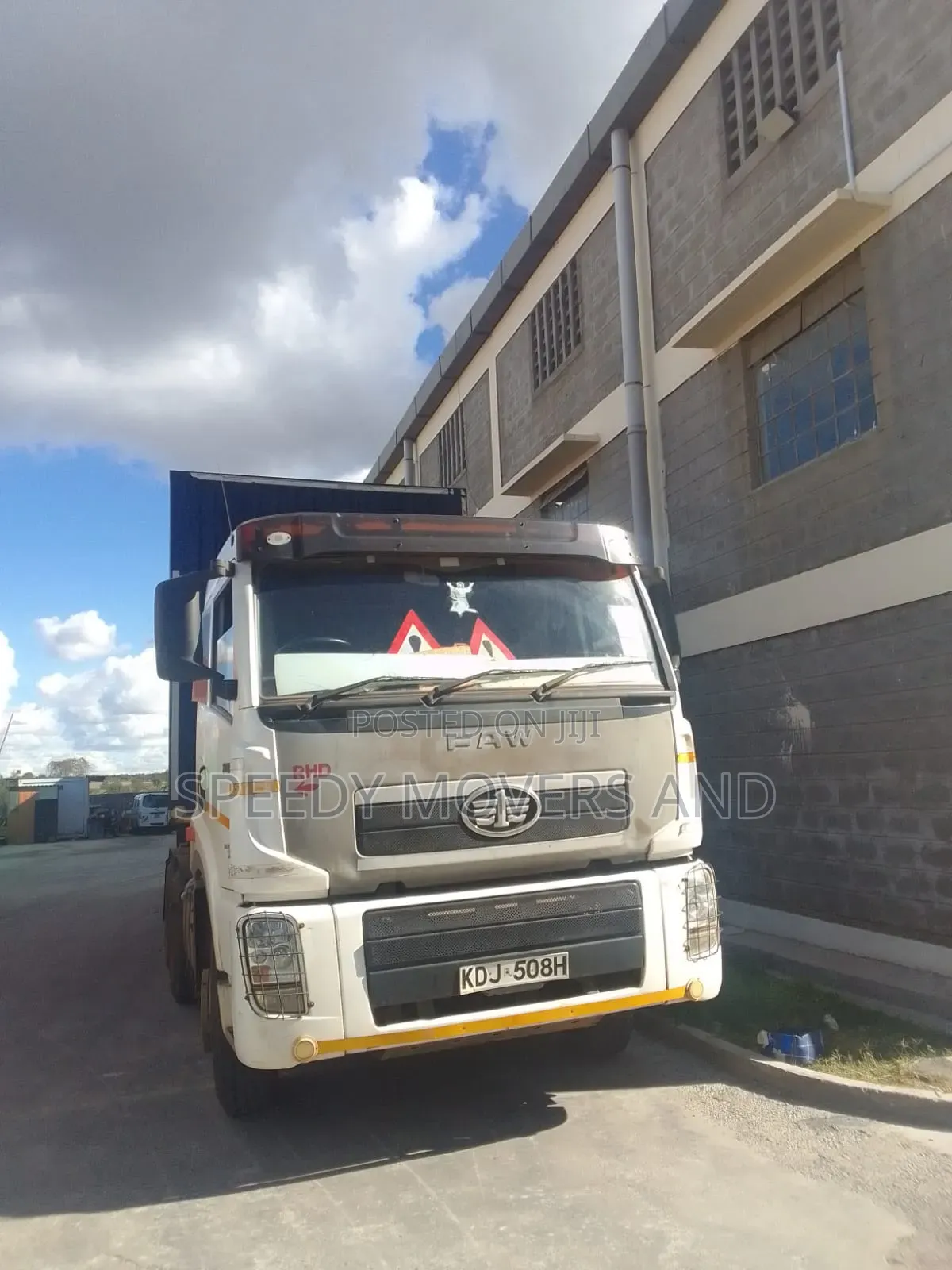EFFICIENT TRANSPORT SOLUTION-Truck Road Freight Available
