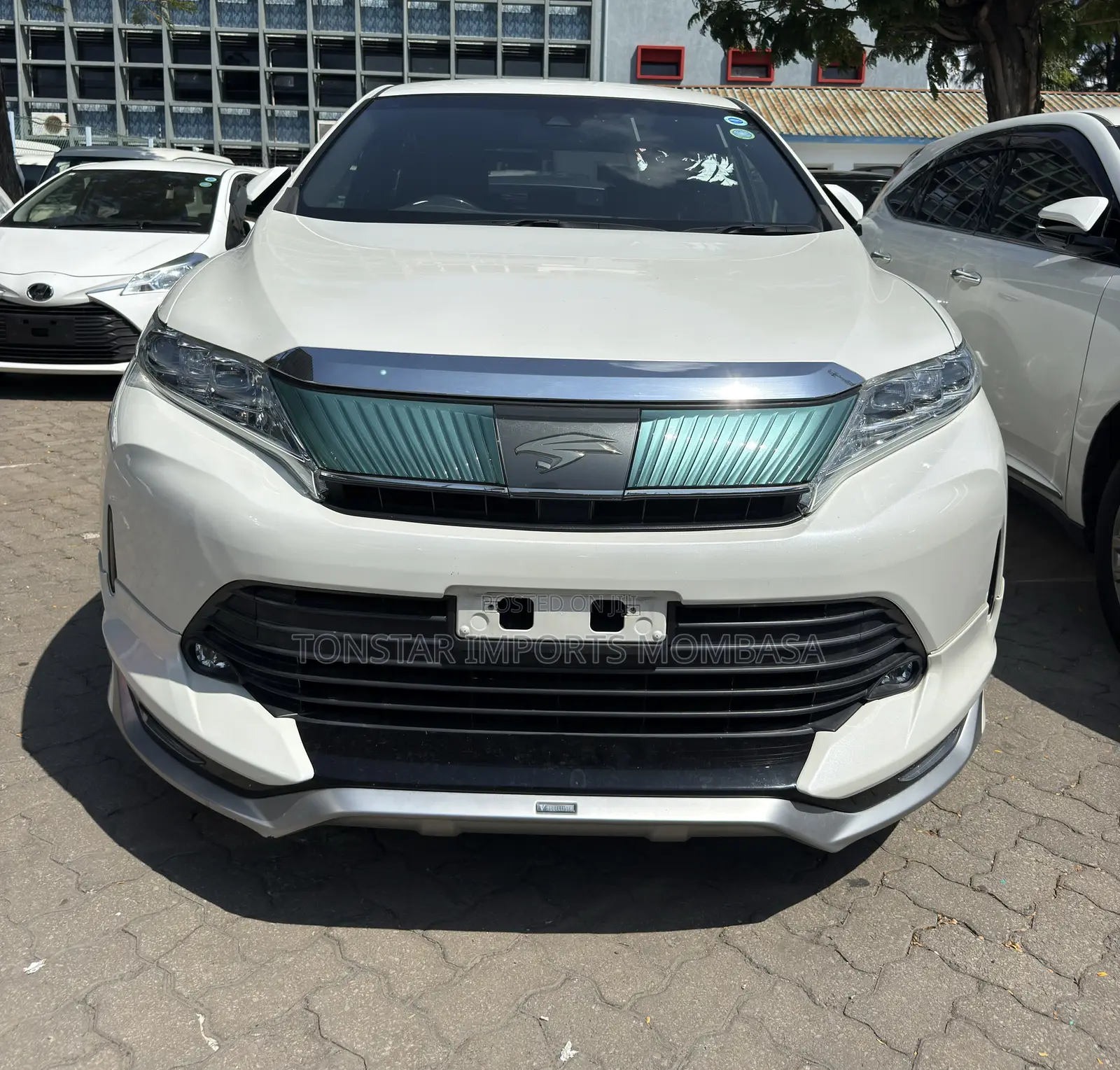 Toyota Harrier 2.0 2019 White