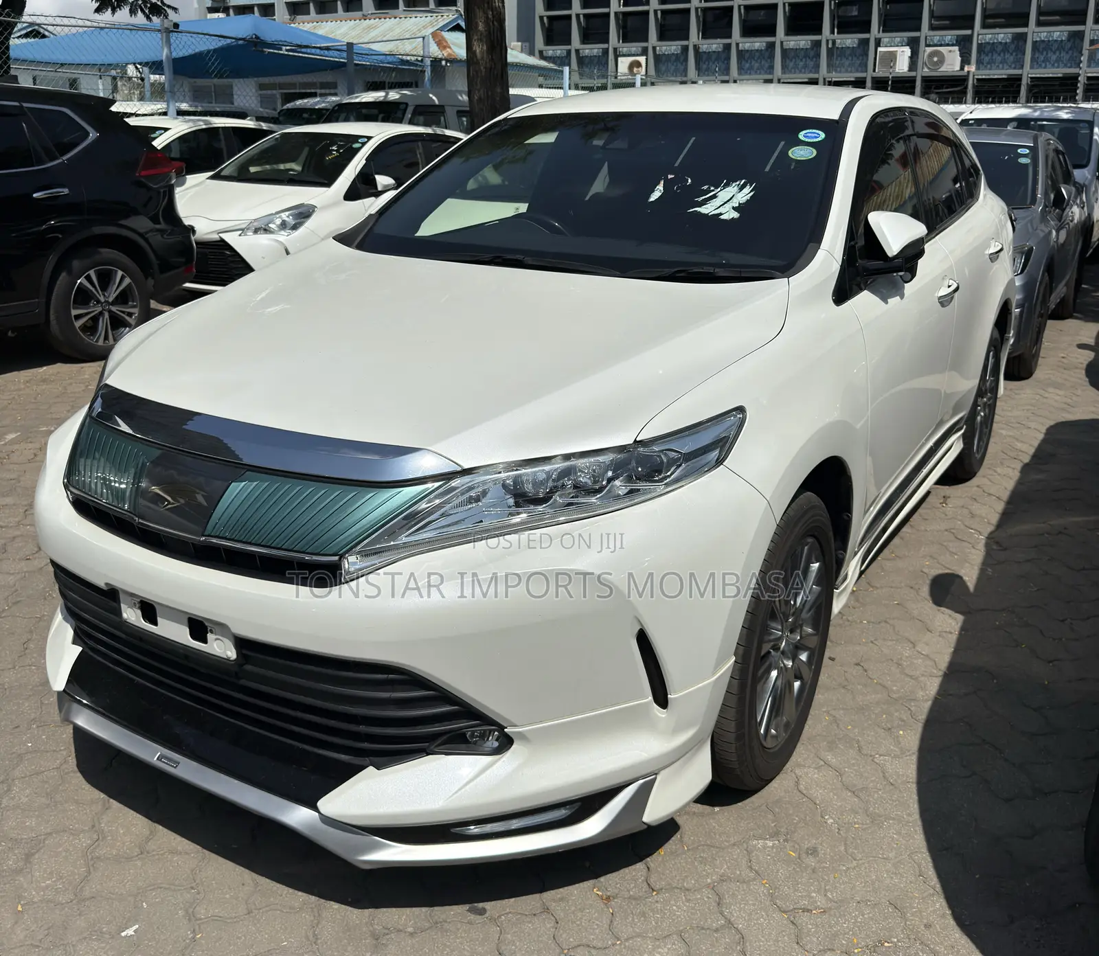 Toyota Harrier 2.0 2019 White
