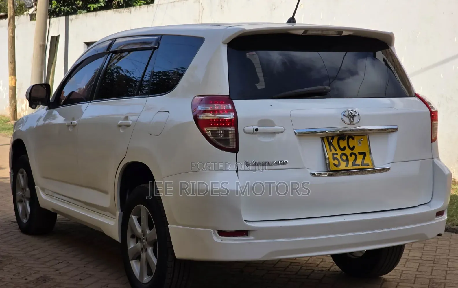 Toyota Vanguard 2008 Off white