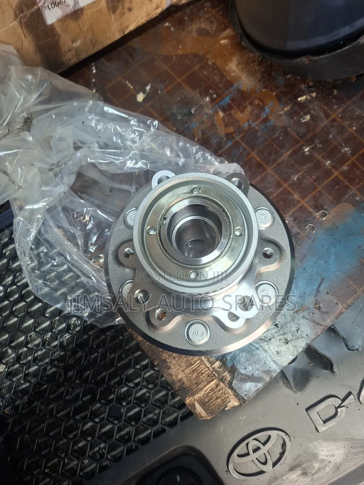 Toyota Hiace Hub 2 Wheel New